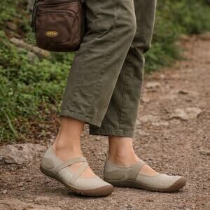 KEEN Women’s Mary Jane Shoes Size 9.5 Wide Comfort Arch Knit Flats